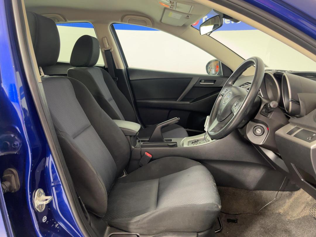 Photo '16' of Mazda Axela