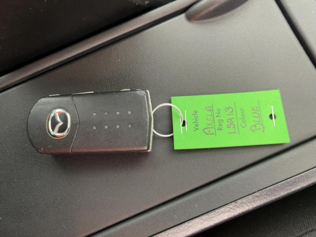 Photo '22' of Mazda Axela