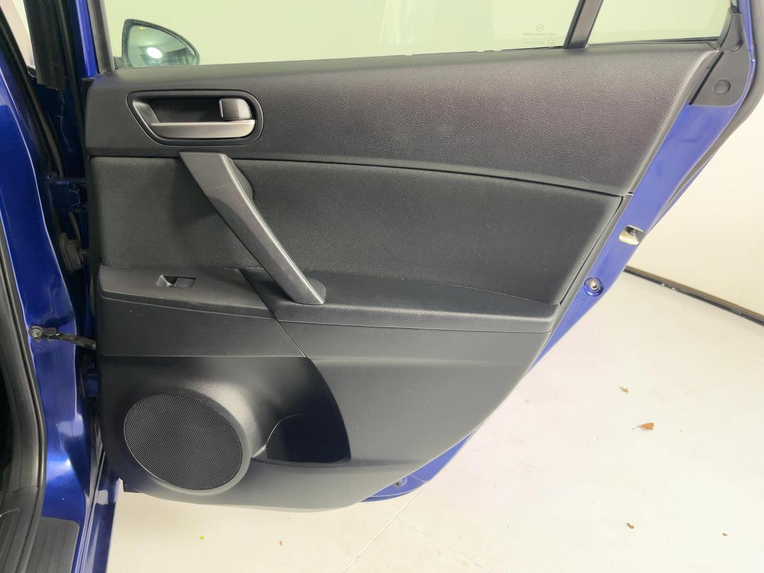 Photo '19' of Mazda Axela