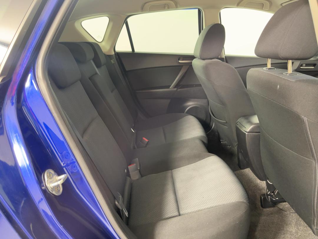 Photo '20' of Mazda Axela