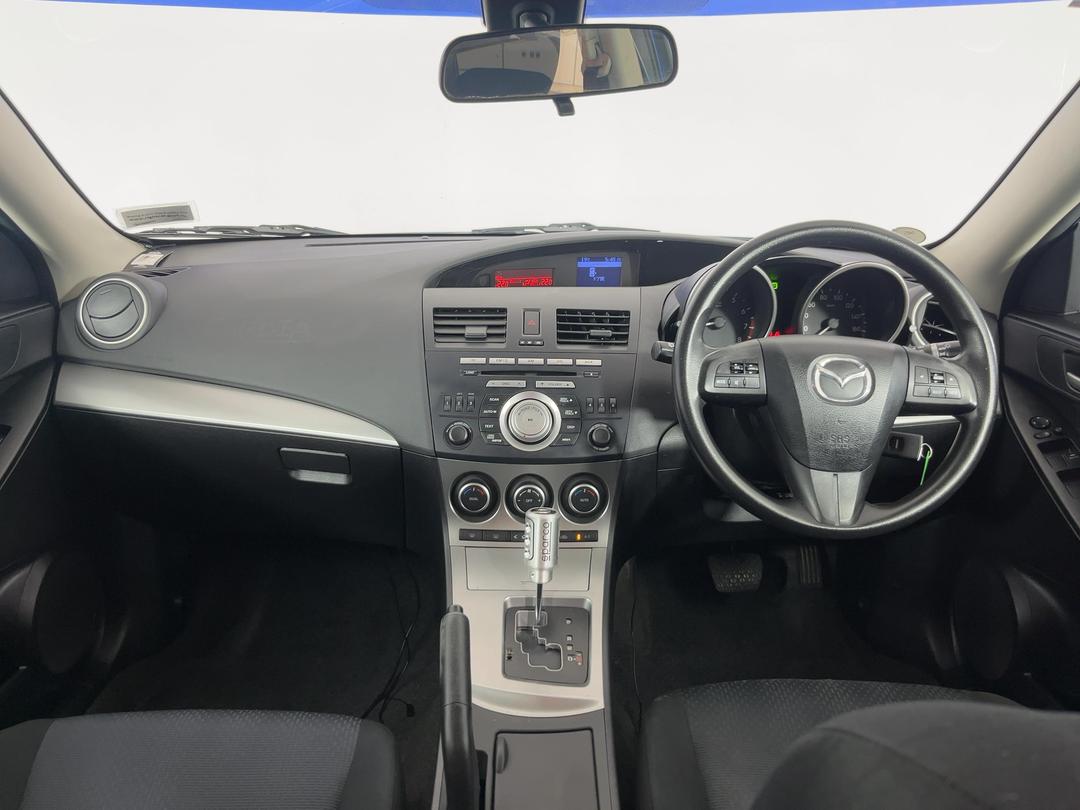 Photo '17' of Mazda Axela