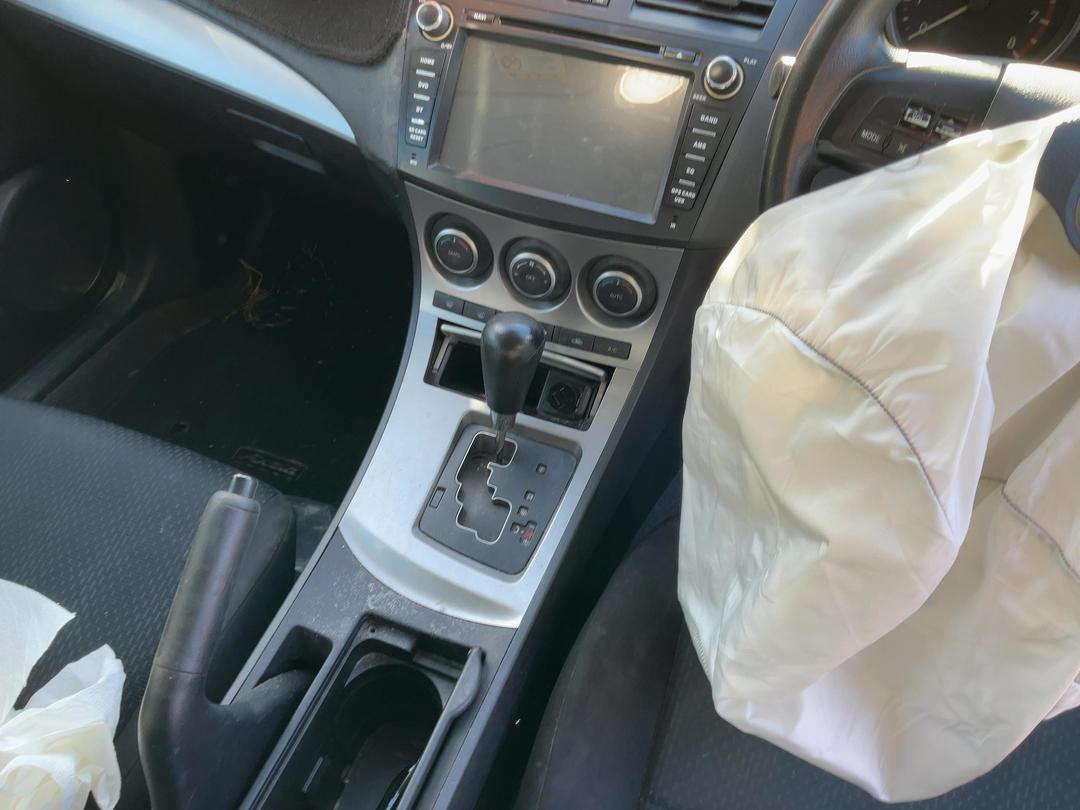 Photo '9' of Mazda Axela I-Stop