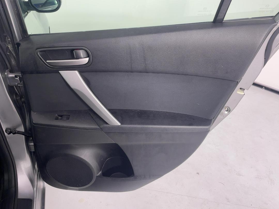 Photo '19' of Mazda Axela