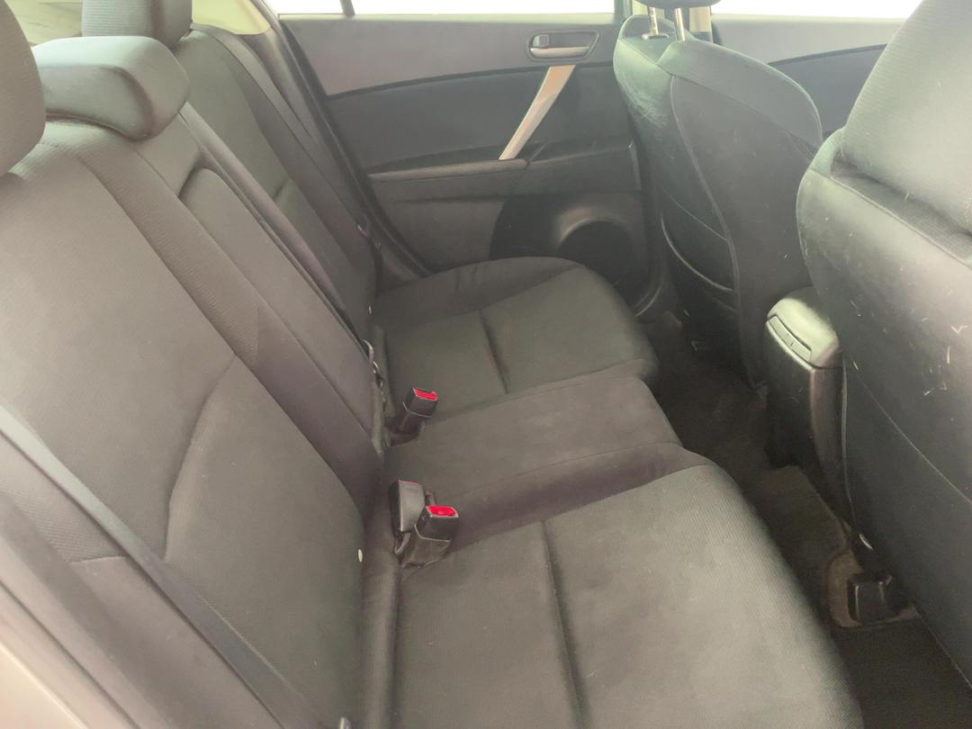 Photo '20' of Mazda Axela