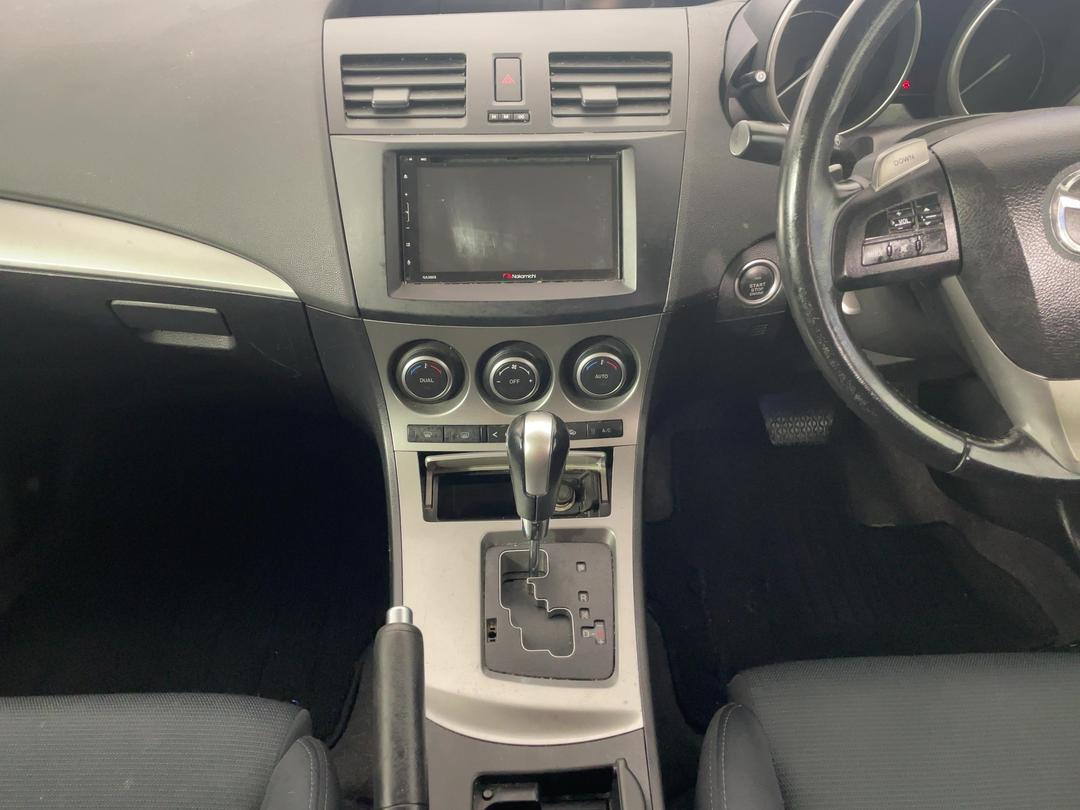 Photo '18' of Mazda Axela