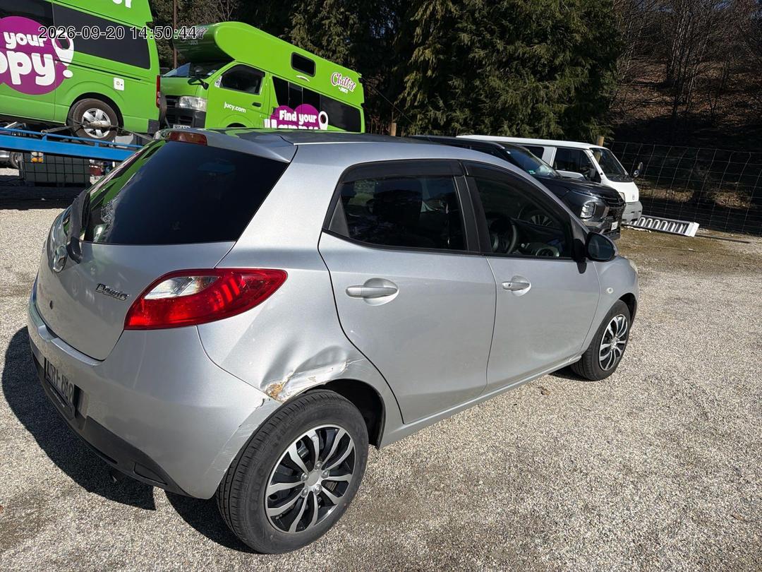 Photo '6' of Mazda Demio