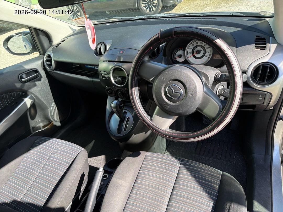 Photo '11' of Mazda Demio