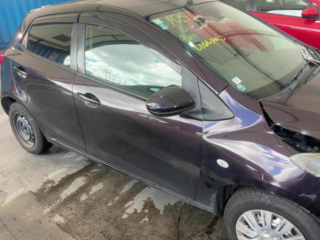 Photo '3' of Mazda Demio Photo '3' of Mazda Demio