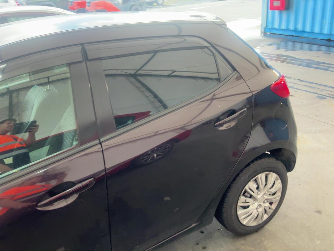 Photo '9' of Mazda Demio Photo '9' of Mazda Demio
