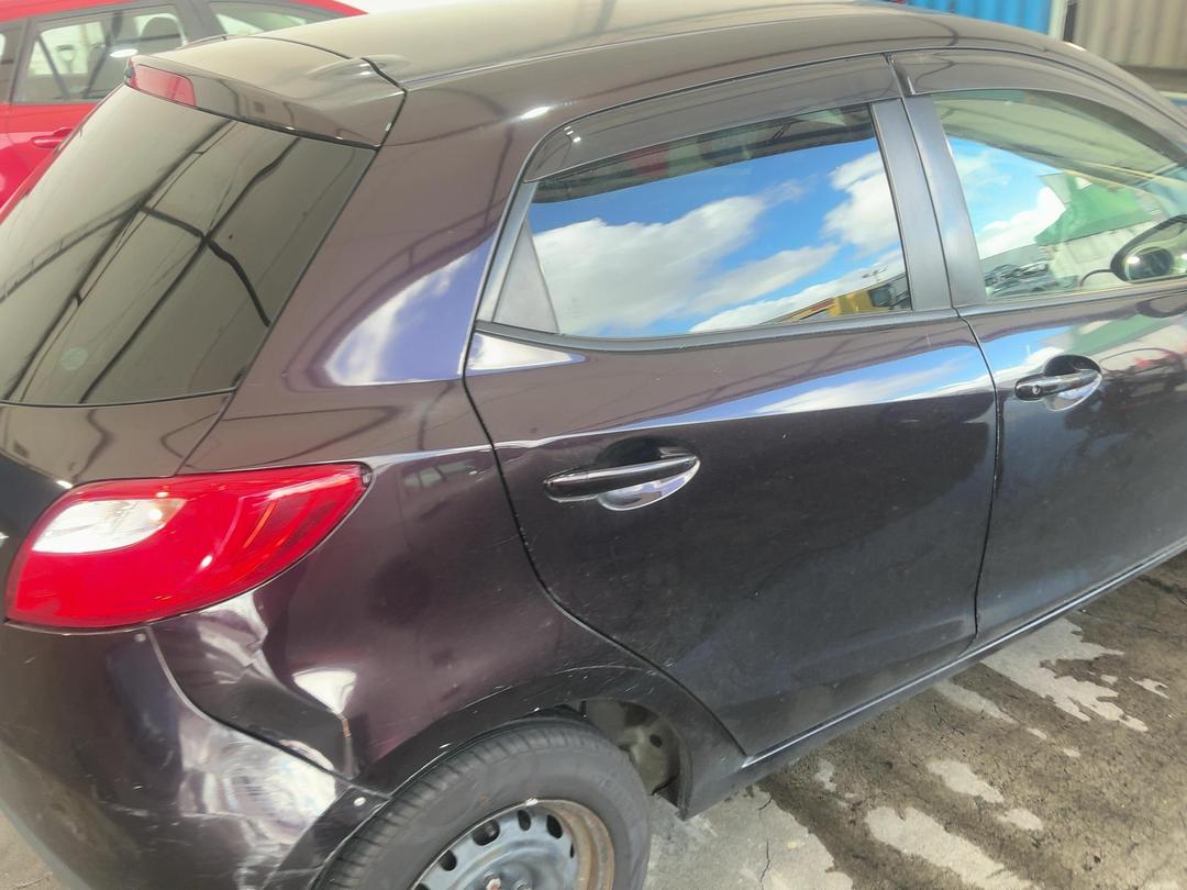 Photo '15' of Mazda Demio Photo '15' of Mazda Demio