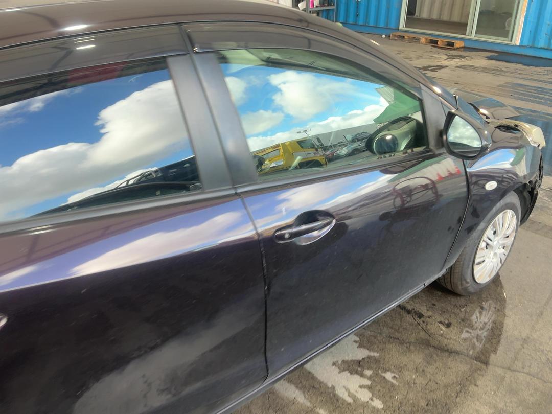 Photo '16' of Mazda Demio Photo '16' of Mazda Demio