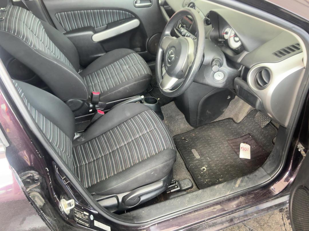 Photo '20' of Mazda Demio Photo '20' of Mazda Demio