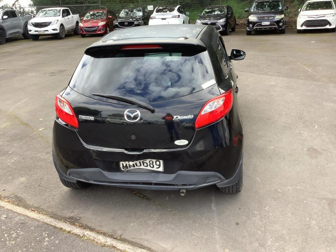 Photo '4' of Mazda Demio
