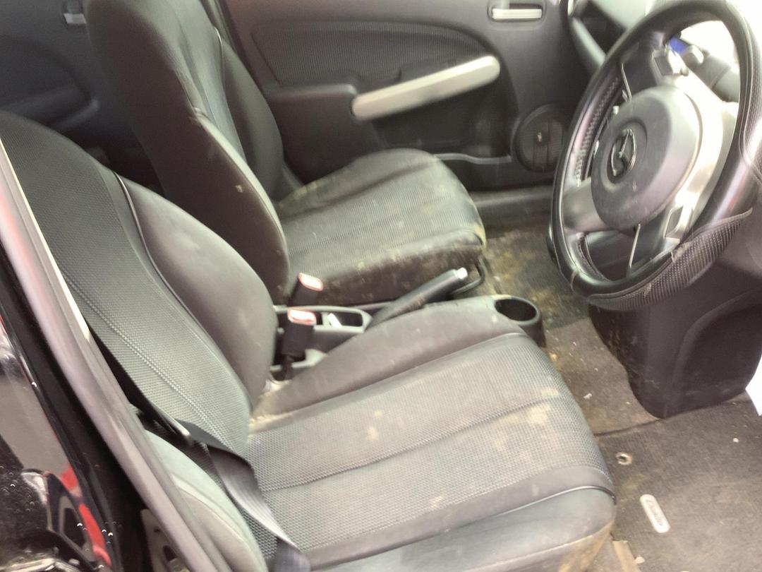 Photo '9' of Mazda Demio