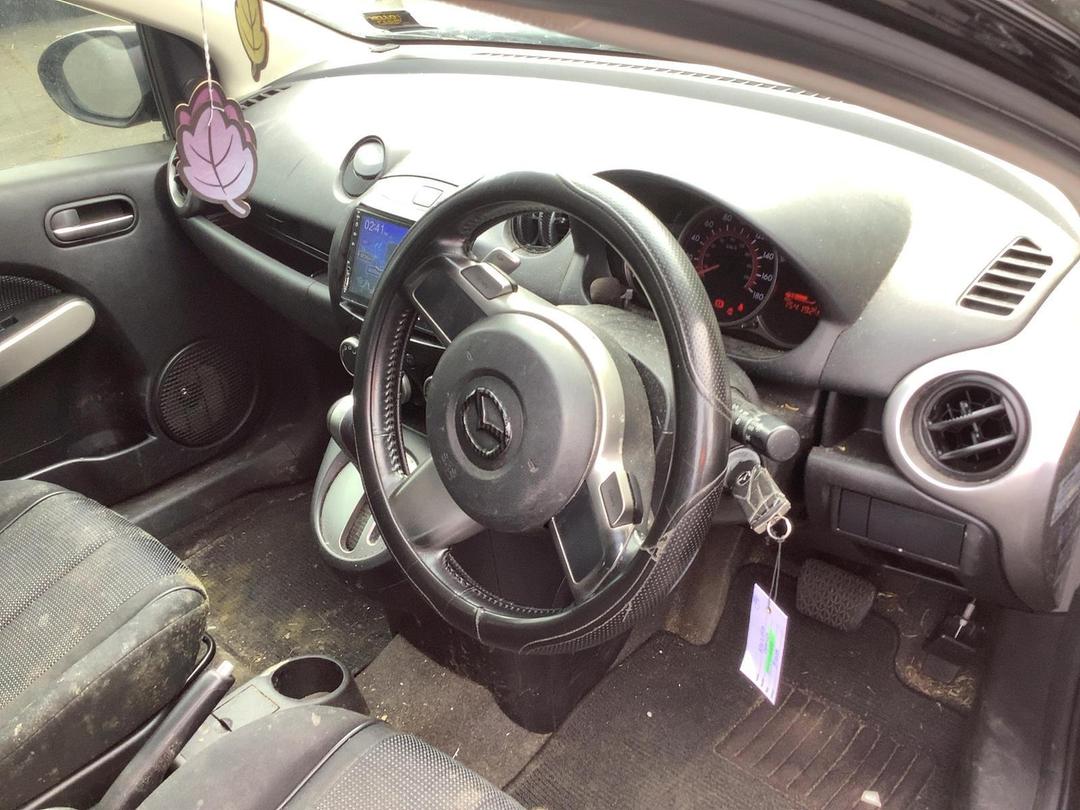 Photo '11' of Mazda Demio