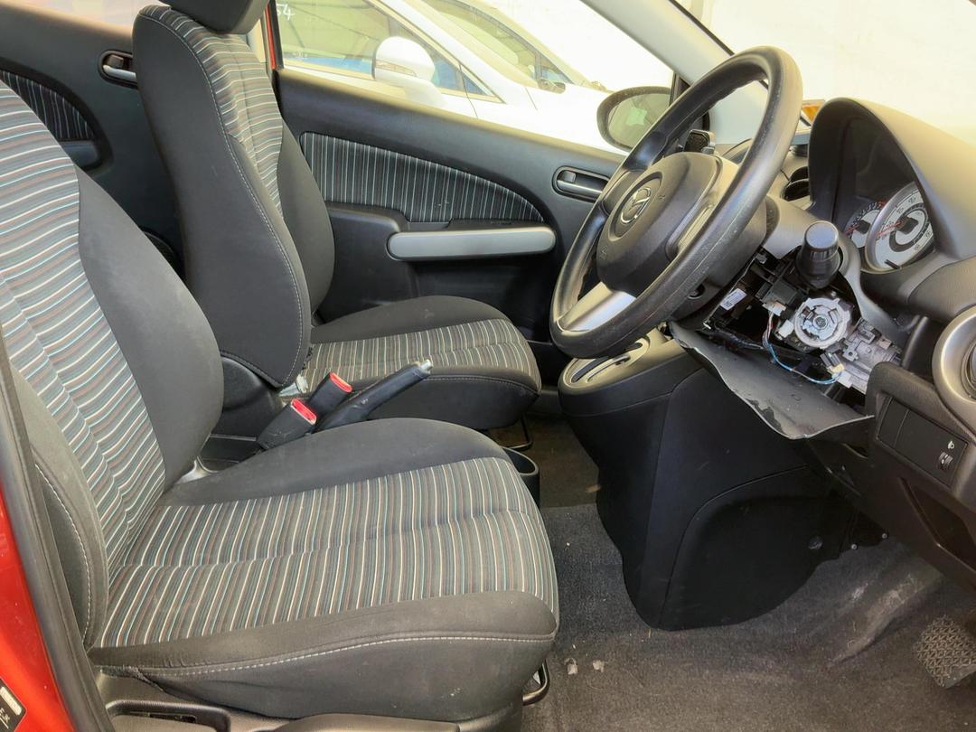Photo '10' of Mazda Demio Photo '10' of Mazda Demio