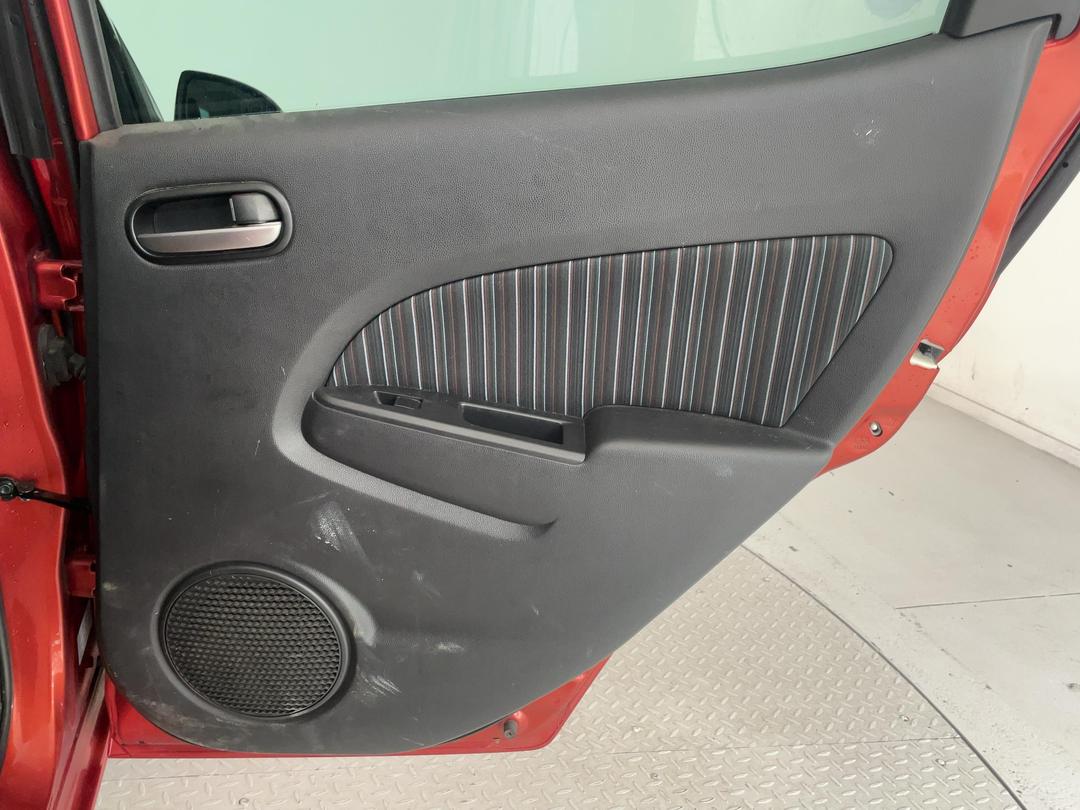 Photo '19' of Mazda Demio