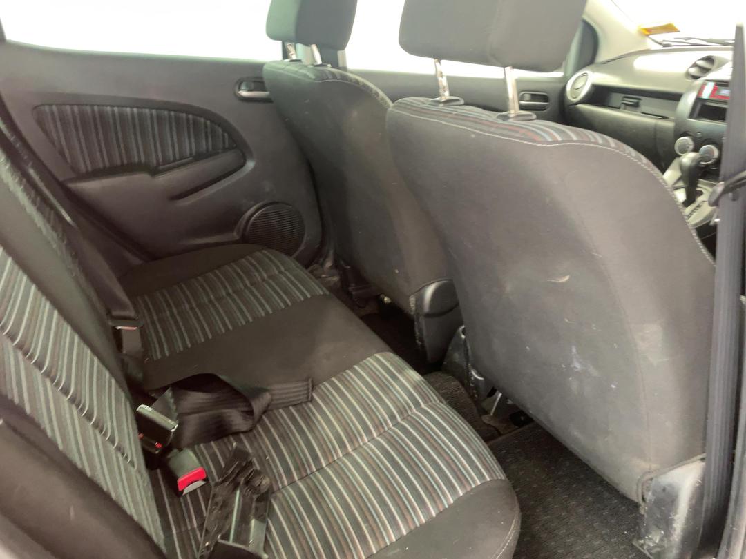 Photo '20' of Mazda Demio