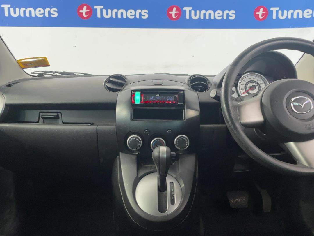 Photo '18' of Mazda Demio