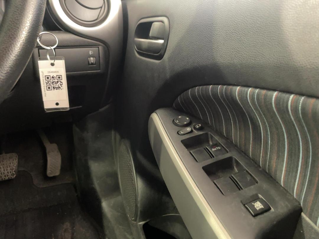 Photo '25' of Mazda Demio