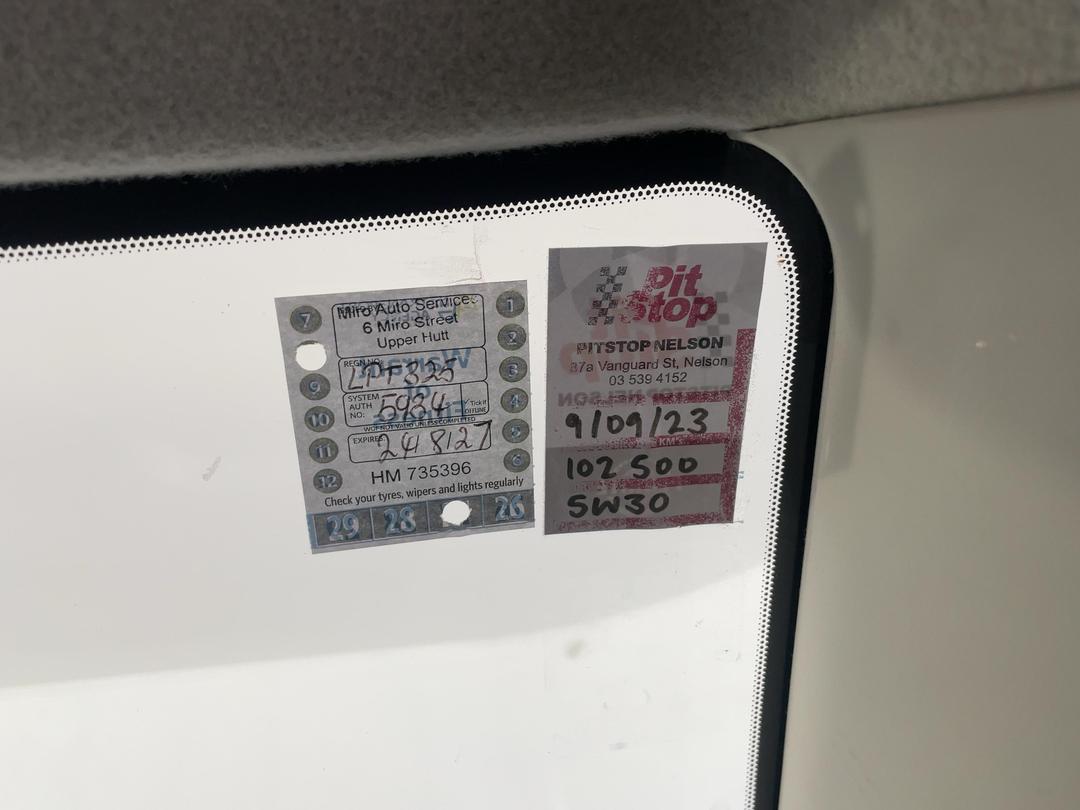 Photo '26' of Mazda Demio