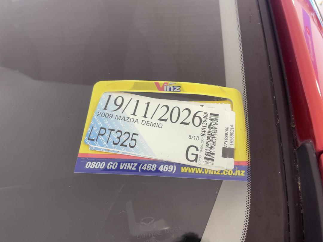 Photo '27' of Mazda Demio