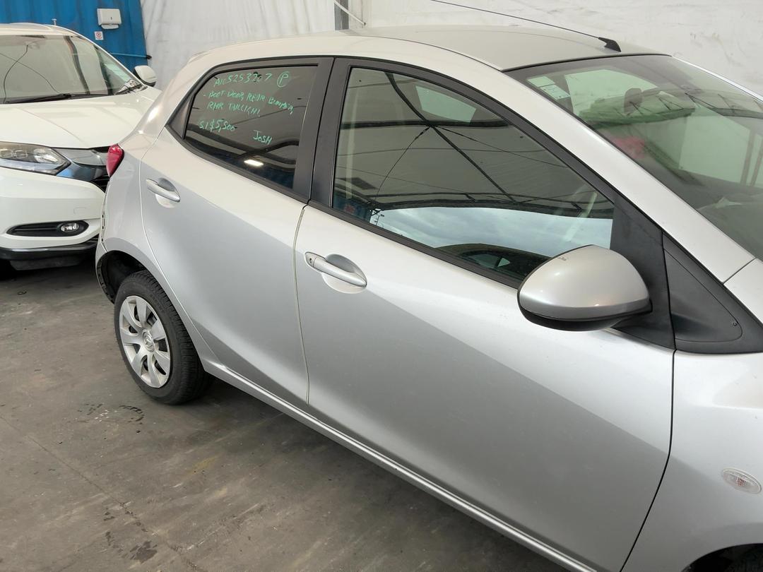 Photo '2' of Mazda Demio