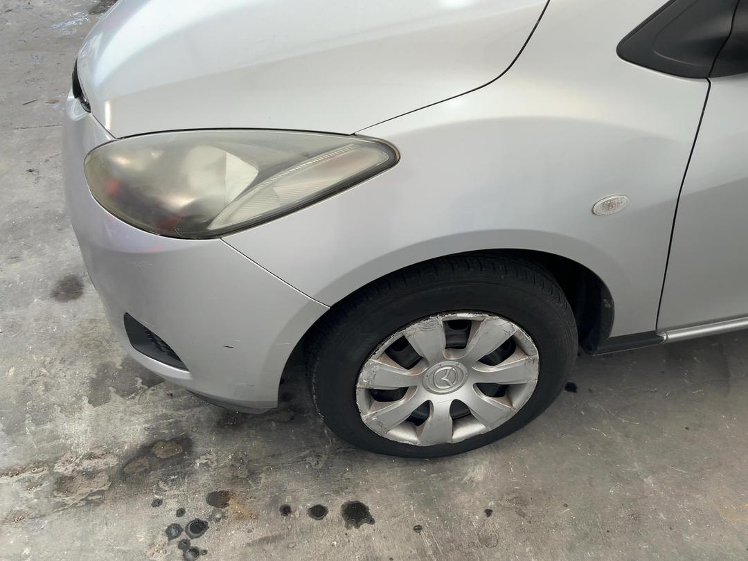 Photo '7' of Mazda Demio