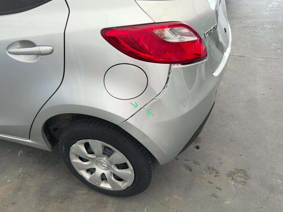Photo '10' of Mazda Demio