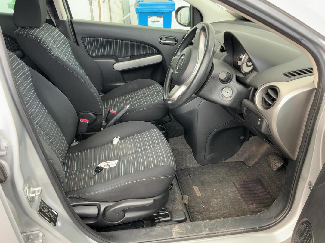 Photo '19' of Mazda Demio