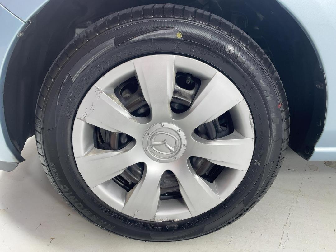 Photo '10' of Mazda Demio