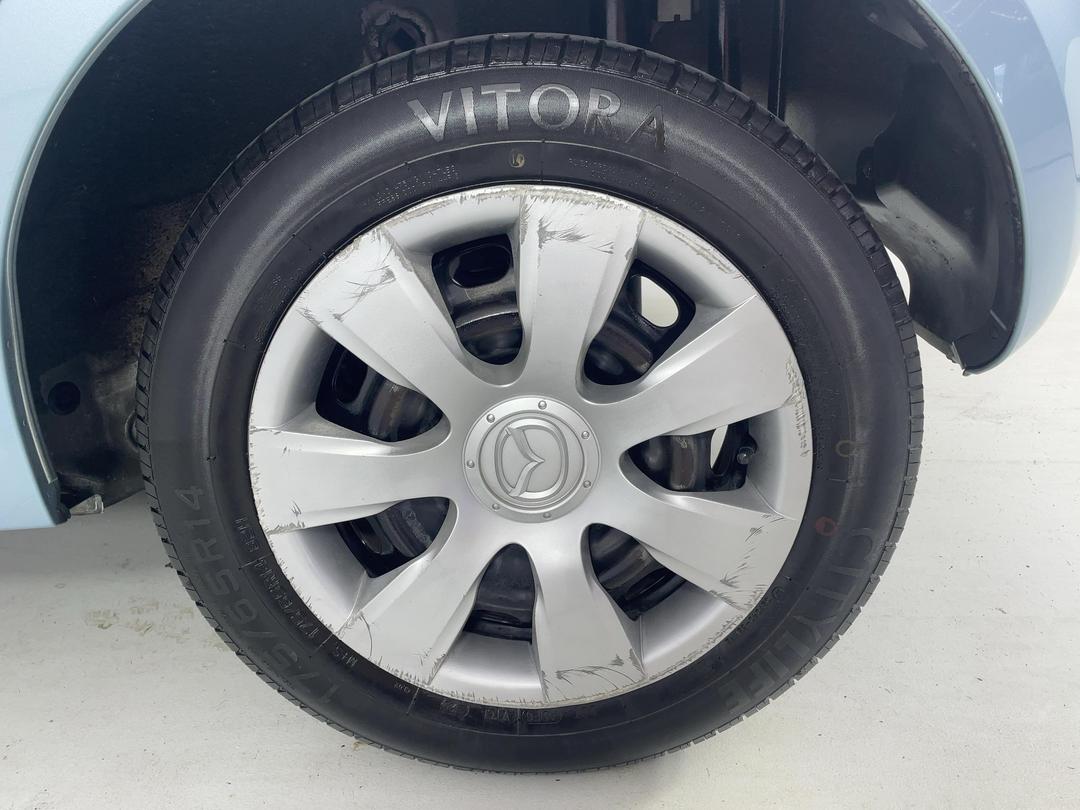 Photo '11' of Mazda Demio