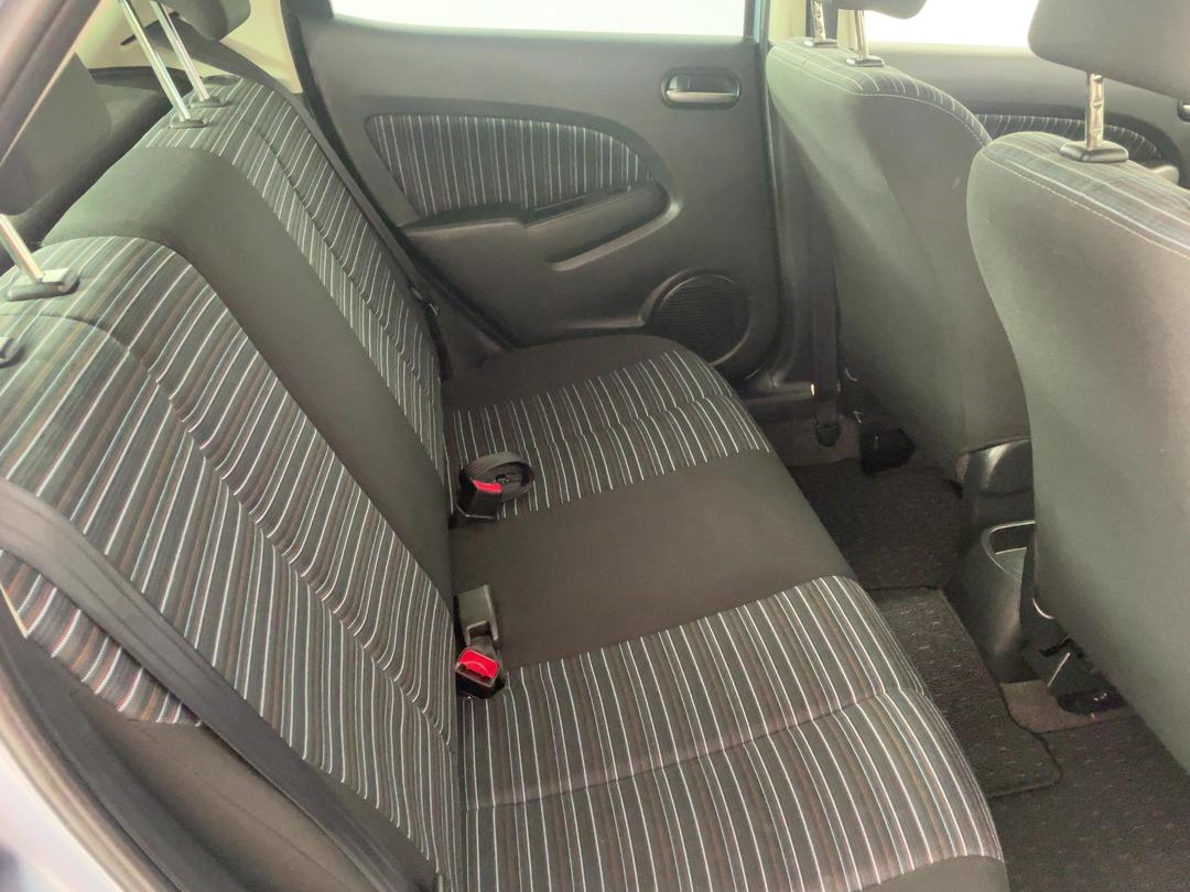 Photo '20' of Mazda Demio