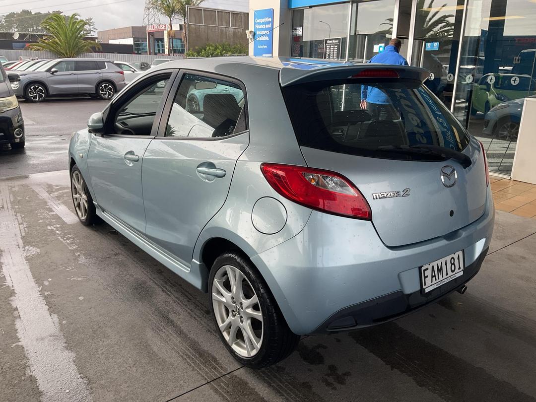 Photo '10' of Mazda Mazda2 Sport