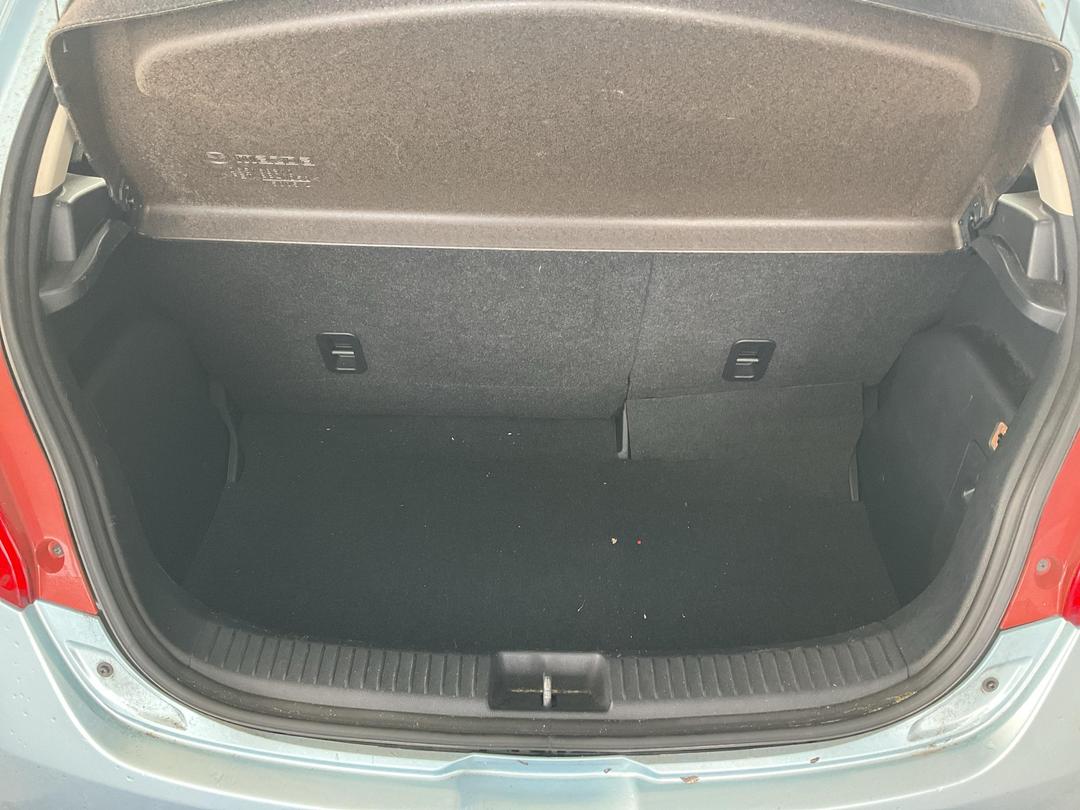 Photo '12' of Mazda Mazda2 Sport