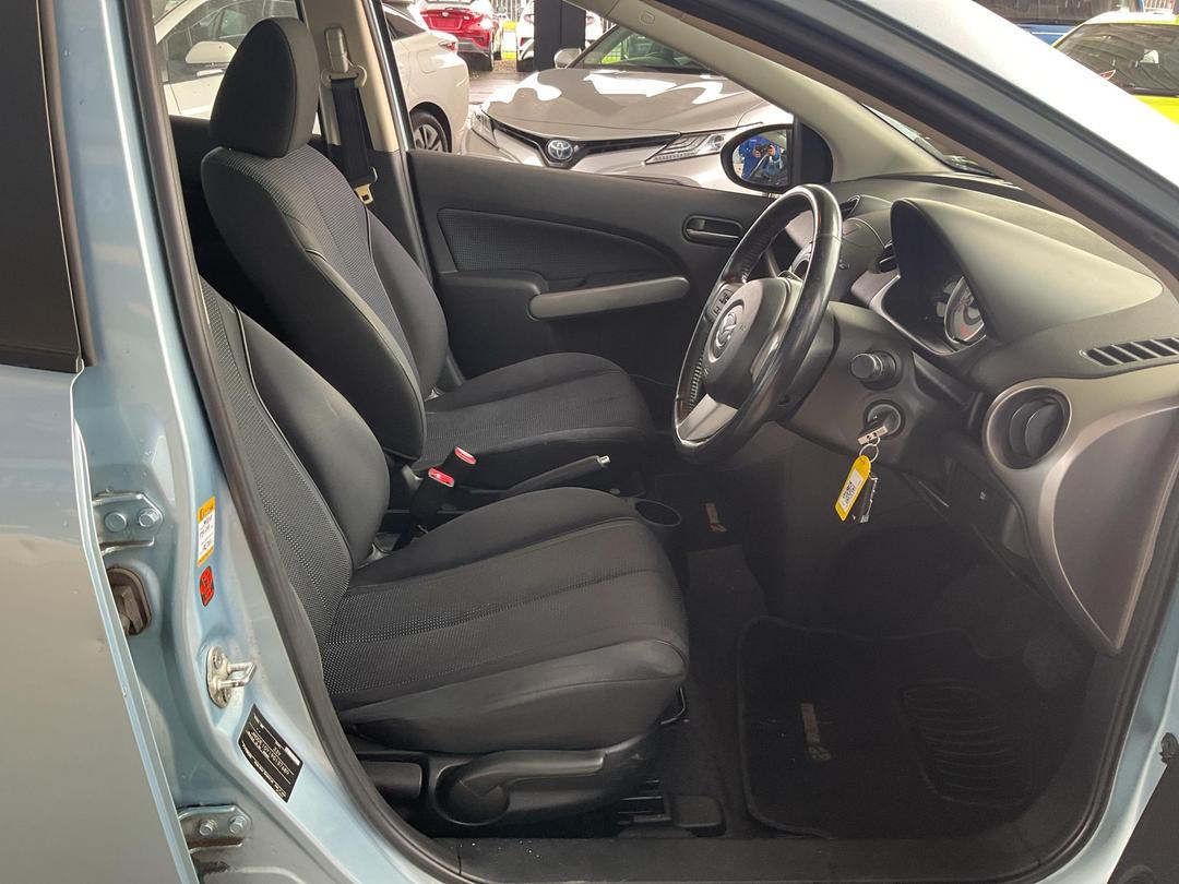 Photo '14' of Mazda Mazda2 Sport