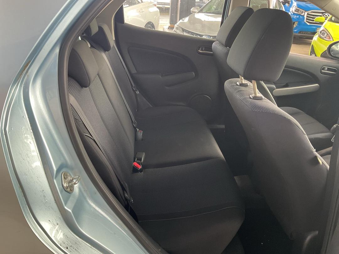 Photo '18' of Mazda Mazda2 Sport