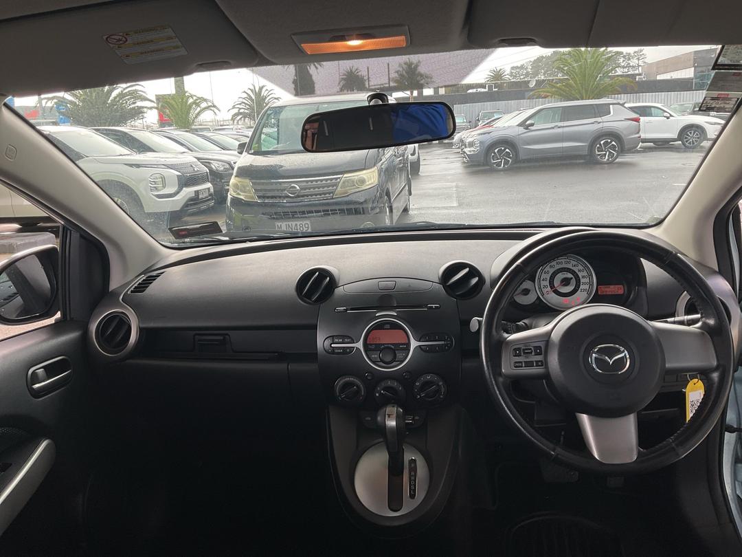 Photo '19' of Mazda Mazda2 Sport