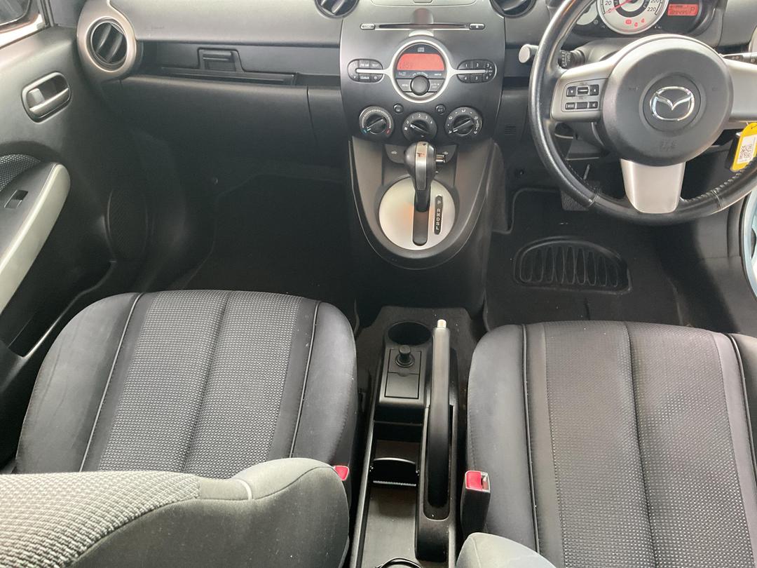 Photo '20' of Mazda Mazda2 Sport