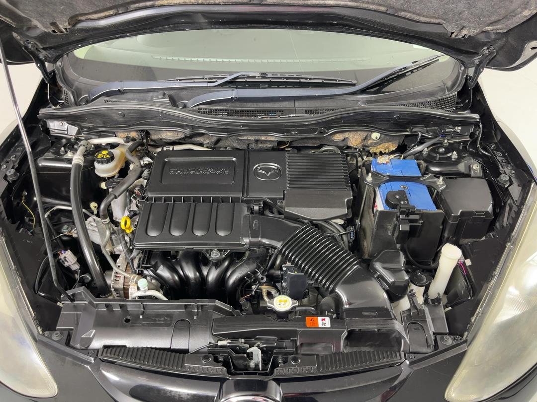 Photo '13' of Mazda Mazda2