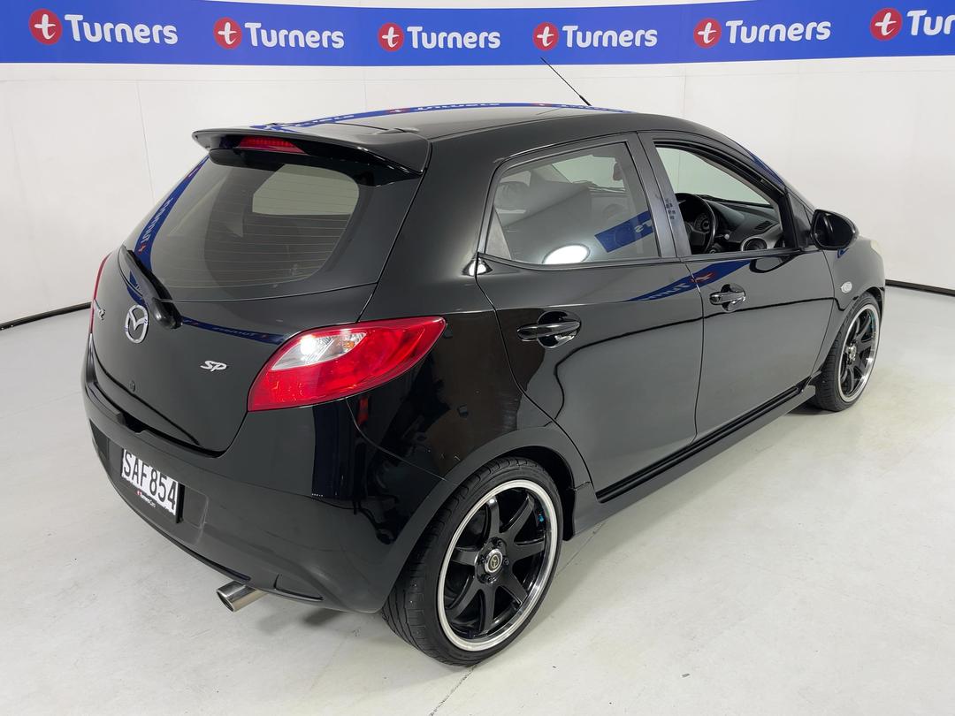 Photo '7' of Mazda Mazda2