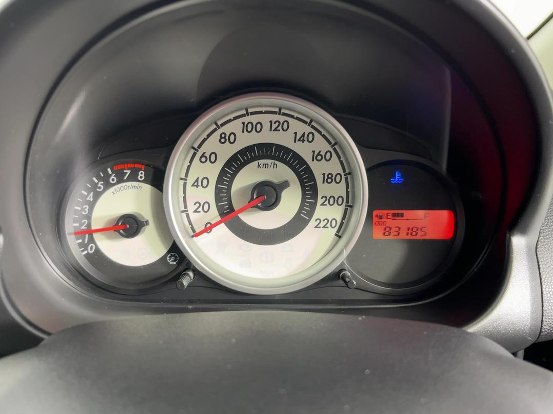 Photo '21' of Mazda Mazda2