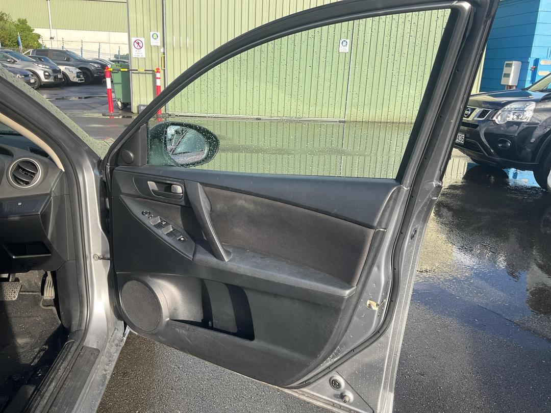 Photo '7' of Mazda Mazda3 Sporthatch GLX