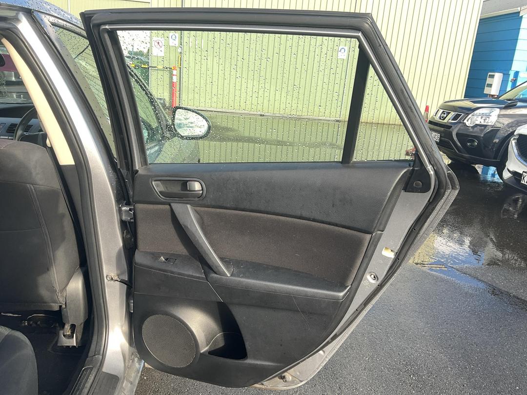 Photo '11' of Mazda Mazda3 Sporthatch GLX