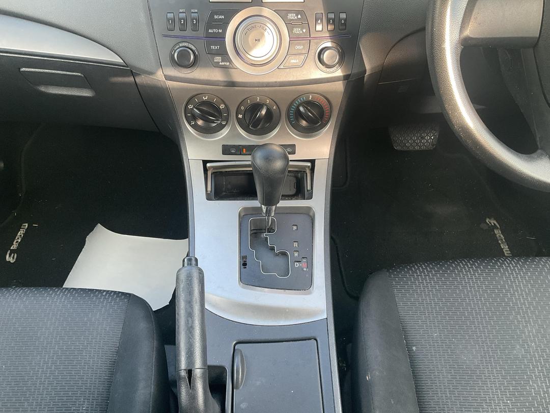 Photo '14' of Mazda Mazda3 Sporthatch GLX