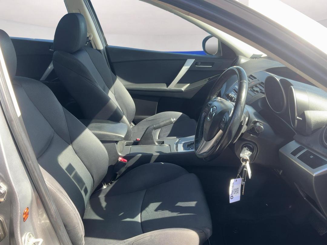 Photo '16' of Mazda Mazda3
