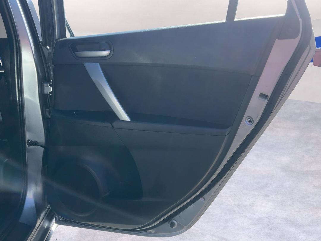 Photo '19' of Mazda Mazda3