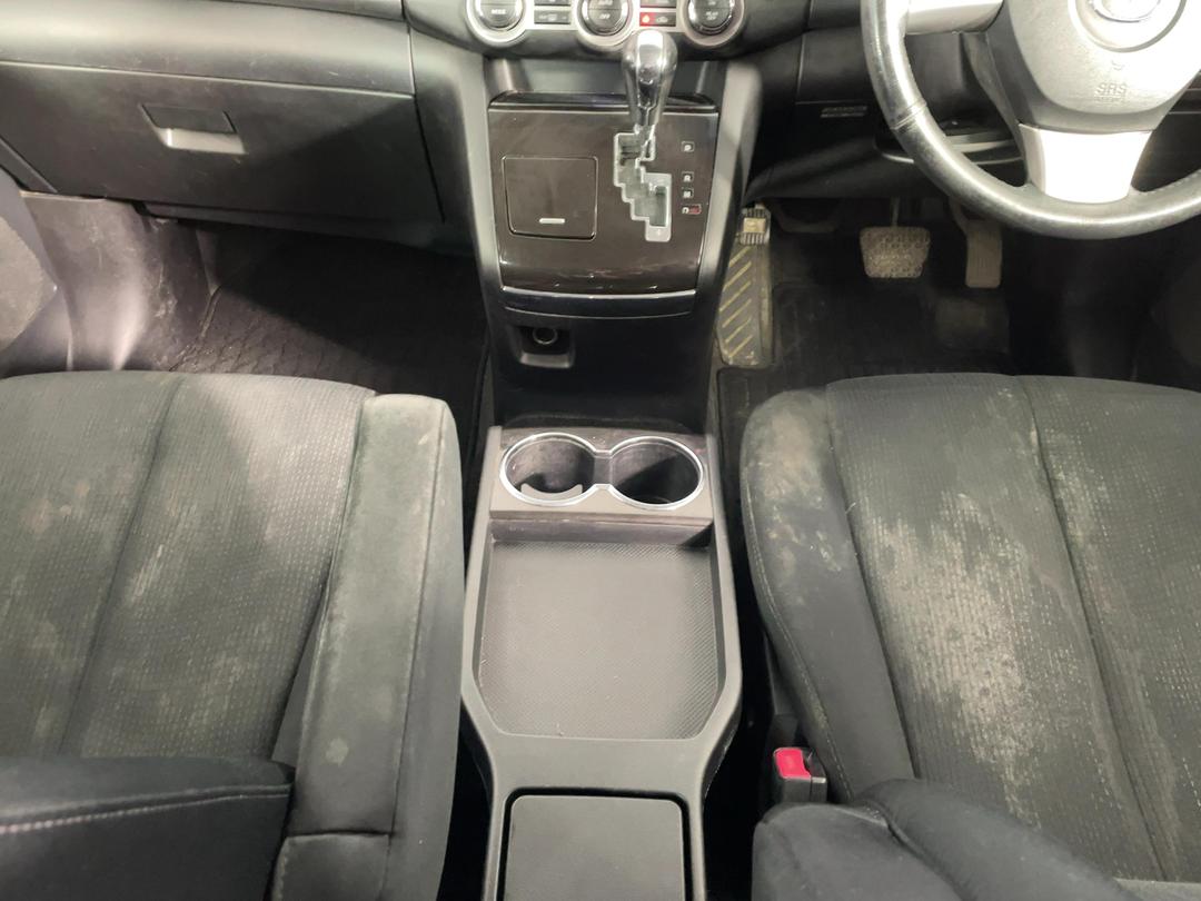Photo '18' of Mazda MPV