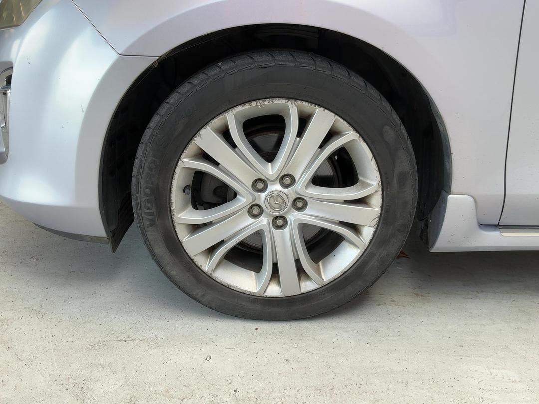 Photo '8' of Mazda MPV