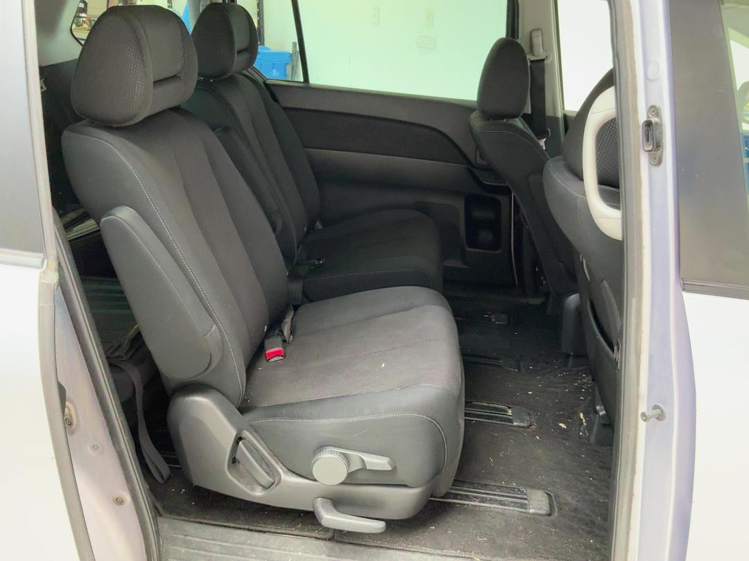 Photo '17' of Mazda MPV